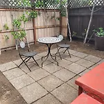 Hollywood Bungalow With Patio!