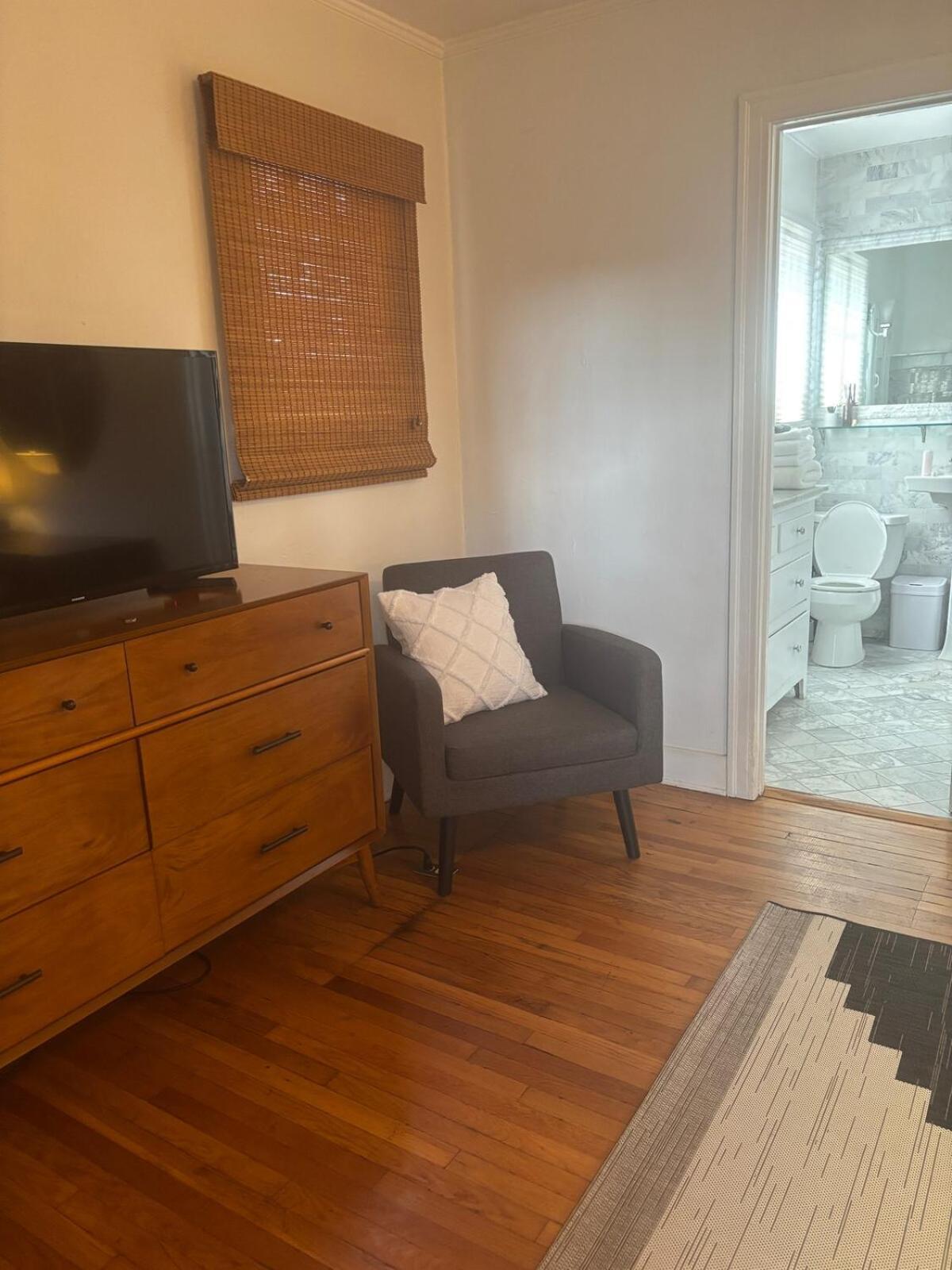 Hollywood With Patio! Apartment *